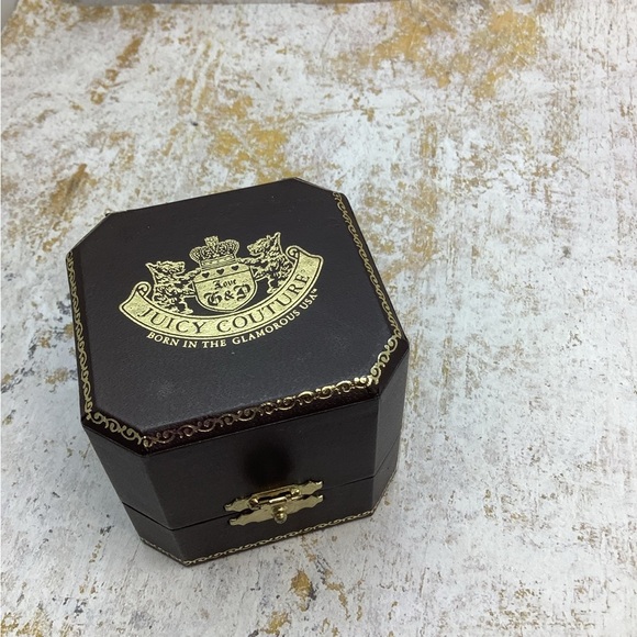 Juicy Couture Ruby Flower Ring size 6 gun metal finish - Picture 2 of 6